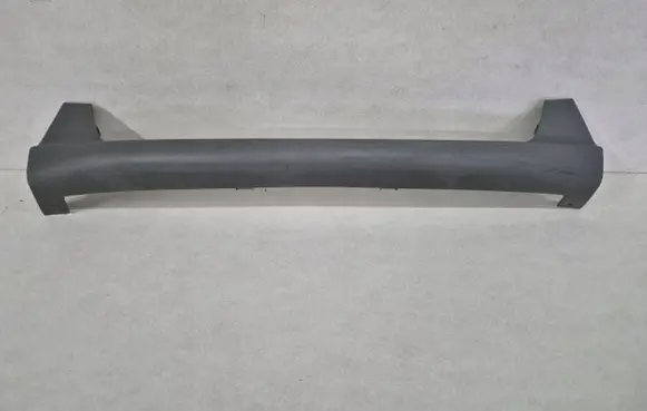 Front bumper lip