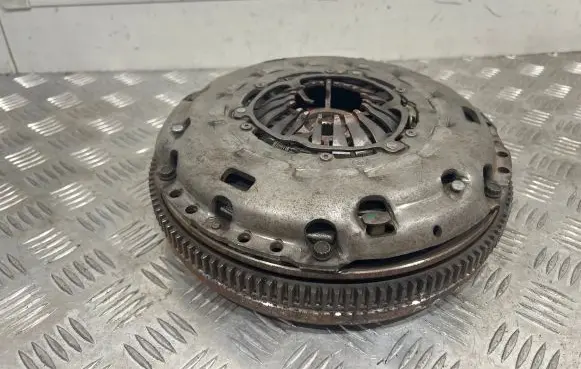 Volkswagen Touran I Clutch set kit 124035410 324035510