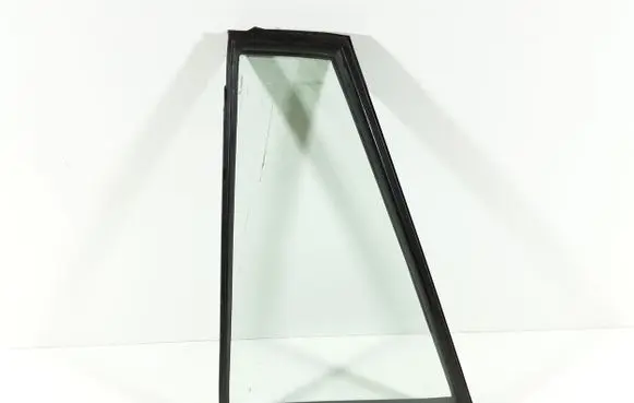 Suzuki Grand Vitara II Rear vent window glass 43R00122 A001686 8467565J0