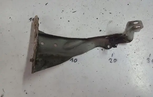 Seat Exeo (3R) Fender mounting bracket