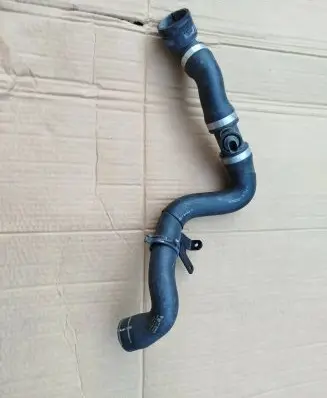 Porsche Cayenne (92A) Engine coolant pipe/hose 7P6122051G