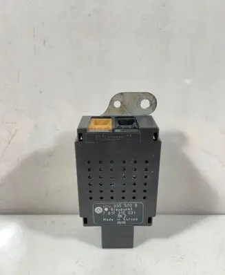 Volkswagen Golf Plus Aerial antenna amplifier 5M0035570B 7617310031 0611310031