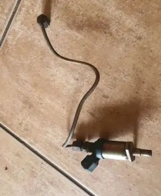 Fuel injector