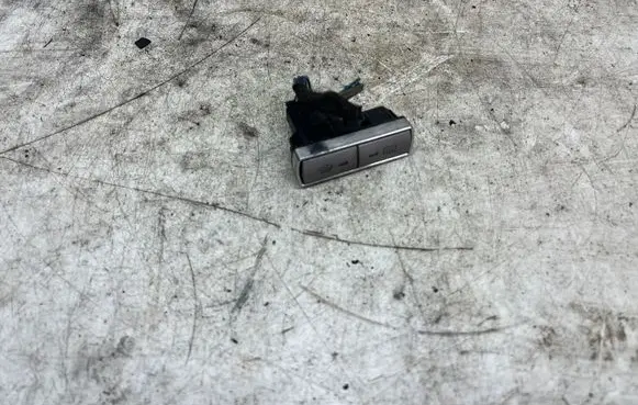 Ford Mondeo MK IV Windscreen/window heater switch