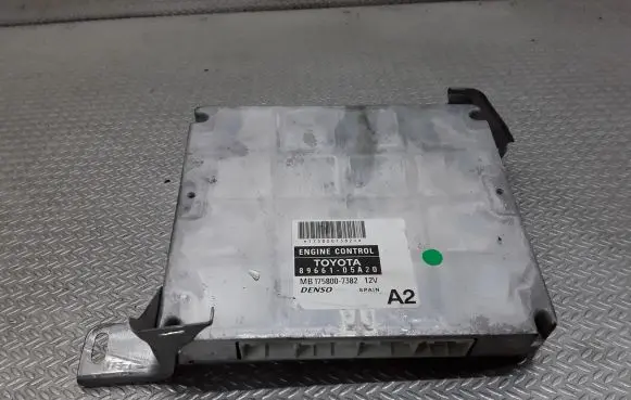 Toyota Avensis T250 Engine control unit/module 8966105A20 1758007382