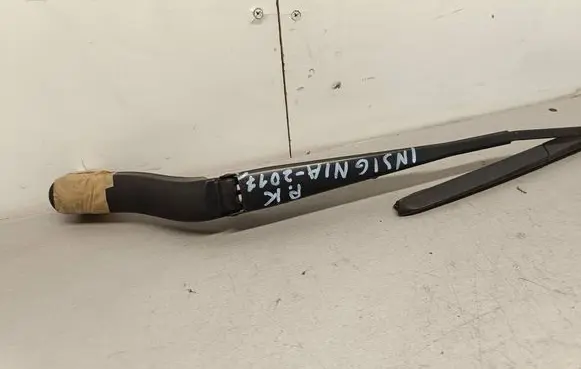 Opel Insignia B Front wiper blade arm 13471434