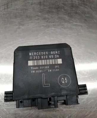 Mercedes-Benz C W203 Door control unit/module 2038206526