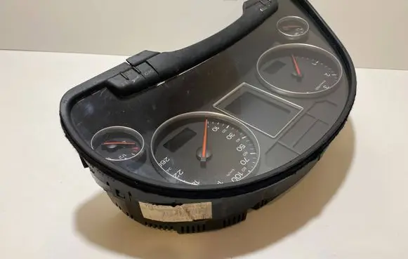 Audi A4 S4 B6 8E 8H Speedometer (instrument cluster) 8E0920900G 0263626020