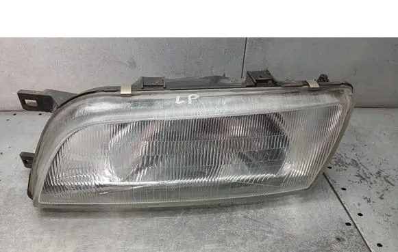 Nissan Almera Front reflector 