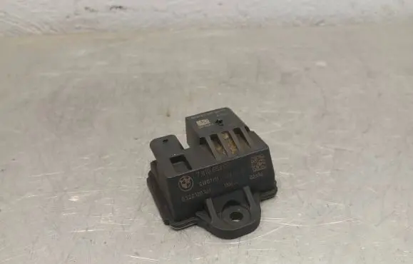 BMW 5 F10 F11 Glow plug pre-heat relay 7810856 781085605
