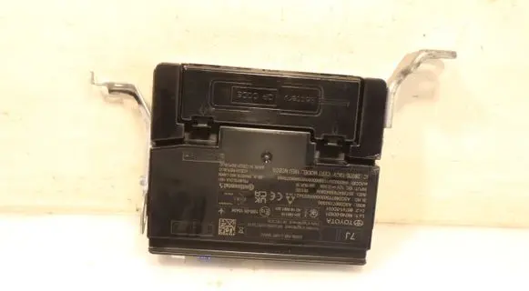 Toyota Yaris XP210 Central body control module