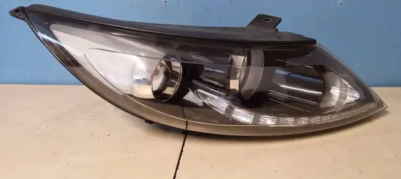 KIA Sportage Headlight/headlamp 921023U310