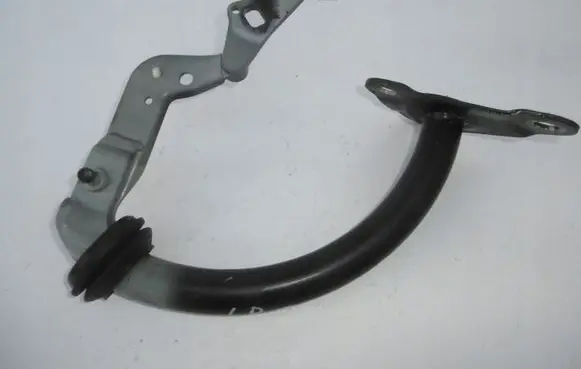 BMW 7 E65 E66 Tailgate/trunk/boot hinge 8240339