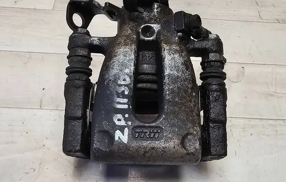 Opel Zafira B Rear brake caliper 