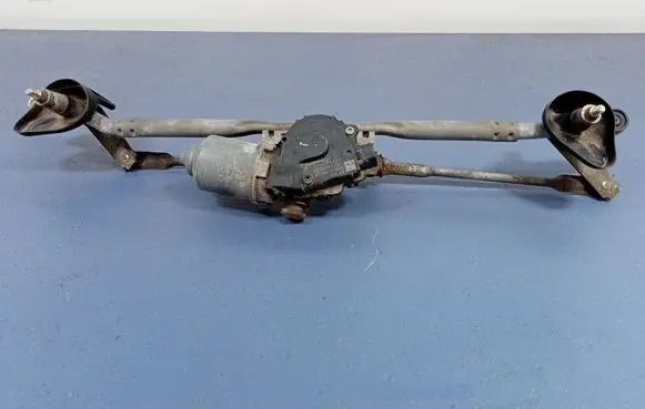 Jeep Compass Front wiper linkage and motor 05303827AF