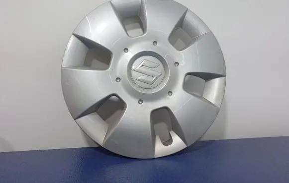 Suzuki Celerio R17 wheel hub/cap/trim 43250-62J10
