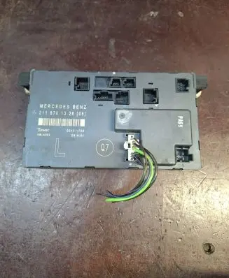 Mercedes-Benz E W211 Door control unit/module 2118701326 00401708
