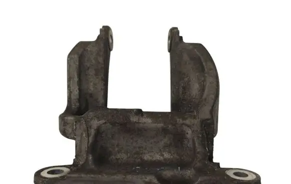 Subaru Outback (BS) Engine mounting bracket