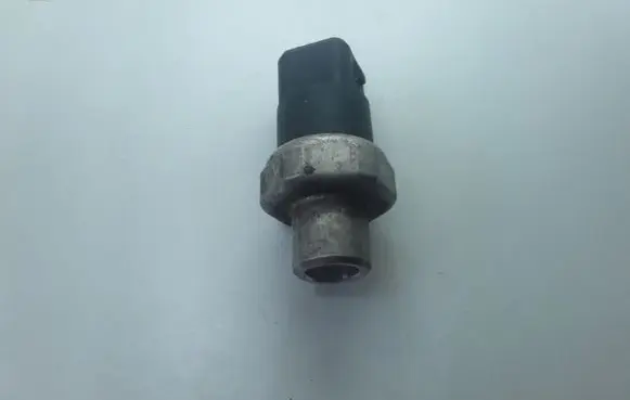 Volkswagen PASSAT B5.5 Air conditioning (A/C) pressure sensor 8D0959482B TDP302QADG2 TDP302QADG