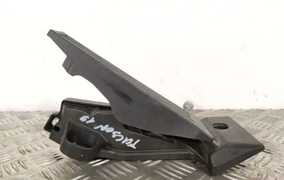 Hyundai Tucson TL Accelerator throttle pedal D79