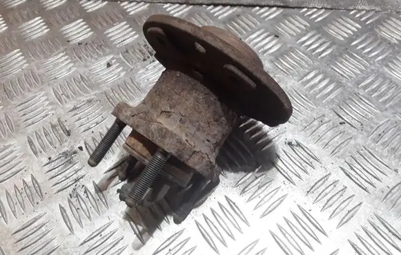 Opel Zafira B Rear wheel hub