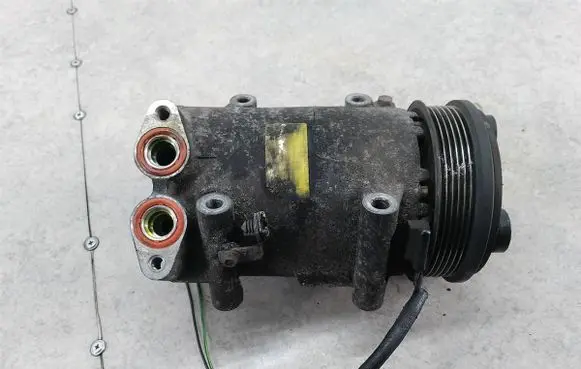 Ford Focus Air conditioning (A/C) compressor (pump) 