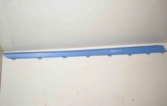 Sill/side skirt trim