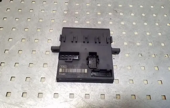 Audi A8 S8 D3 4E Comfort/convenience module 4E0907279J 4E0910279J