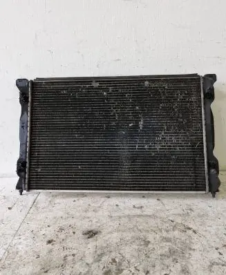 Audi A4 S4 B7 8E 8H Coolant radiator