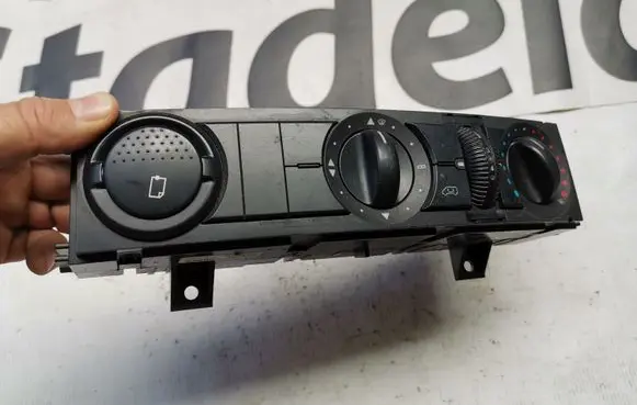 Mercedes-Benz Sprinter W906 Climate control unit A9068300485 9068300485