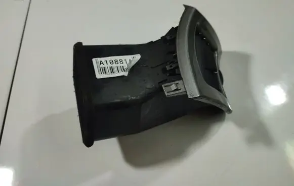 Toyota Avensis Verso Dash center air vent grill 5566044080