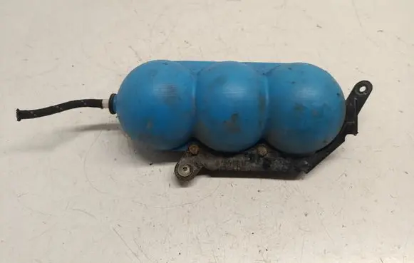 Vacuum air tank
