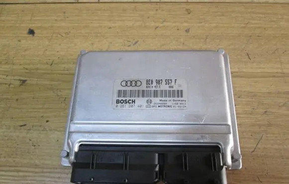 Audi A4 S4 B6 8E 8H Engine control unit/module 8E0907557F 26SA0000 0261207401