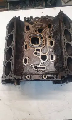 Audi Q7 4L Engine block 057103021AA