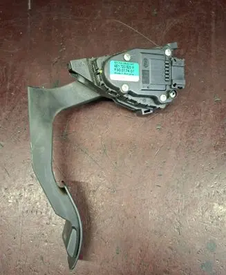 Audi A8 S8 D3 4E Accelerator throttle pedal 4E1723523H 6PV00802642 F30017401
