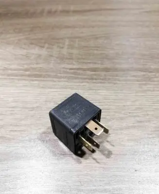 Audi A6 S6 C5 4B Other relay 431951253h