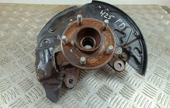 Front wheel hub
