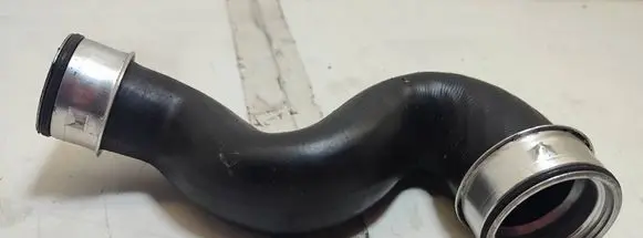Volkswagen PASSAT B5.5 Intercooler hose/pipe 3B0145828G 3B0145828K