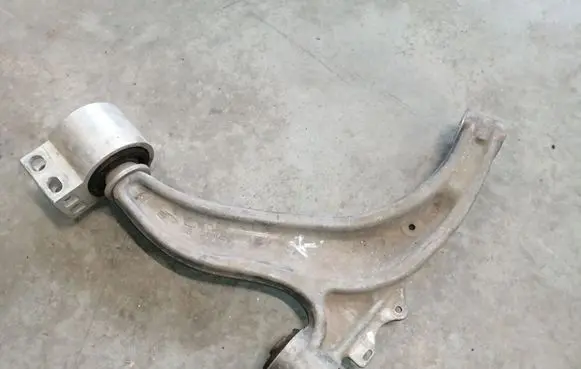 Opel Cascada Front lower control arm/wishbone 13371818