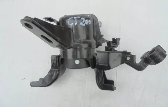 Lexus CT 200H Engine mount bracket
