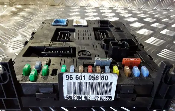 Peugeot 307 Comfort/convenience module 9660105680