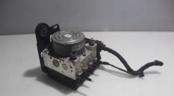 Skoda Octavia Mk3 (5E) ABS Pump 285162-6013