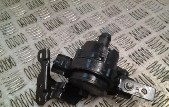 Mercedes-Benz A W176 Electric auxiliary coolant/water pump A0005000686 0392023206