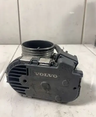 Volvo V70 Throttle valve 8692720