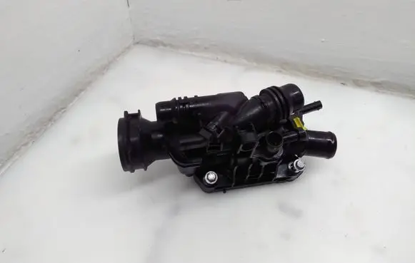 Peugeot 3008 II Thermostat/thermostat housing 9812113780 1174647 220122