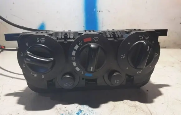 Mercedes-Benz A W169 Climate control unit 1688301285