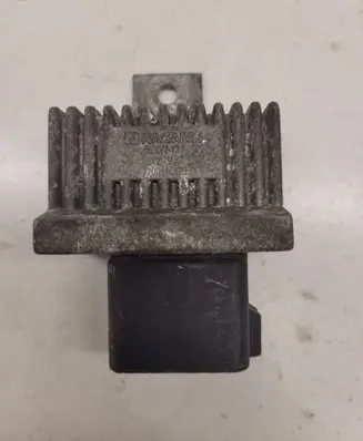 Renault Scenic I Glow plug pre-heat relay 7700115078
