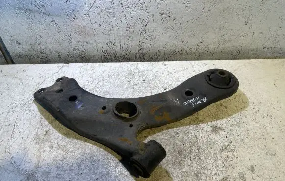Toyota Auris E180 Front lower control arm/wishbone
