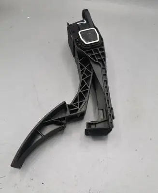Mercedes-Benz ML W164 Accelerator throttle pedal A1643000004