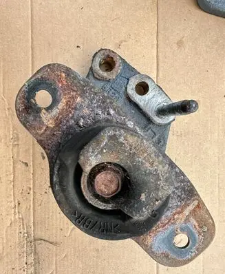 Toyota Aygo AB10 Engine mount bracket